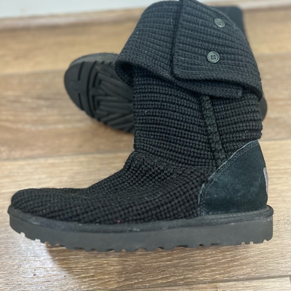 Womens UGG Classic Cardy Boots - Picture 3 of 9